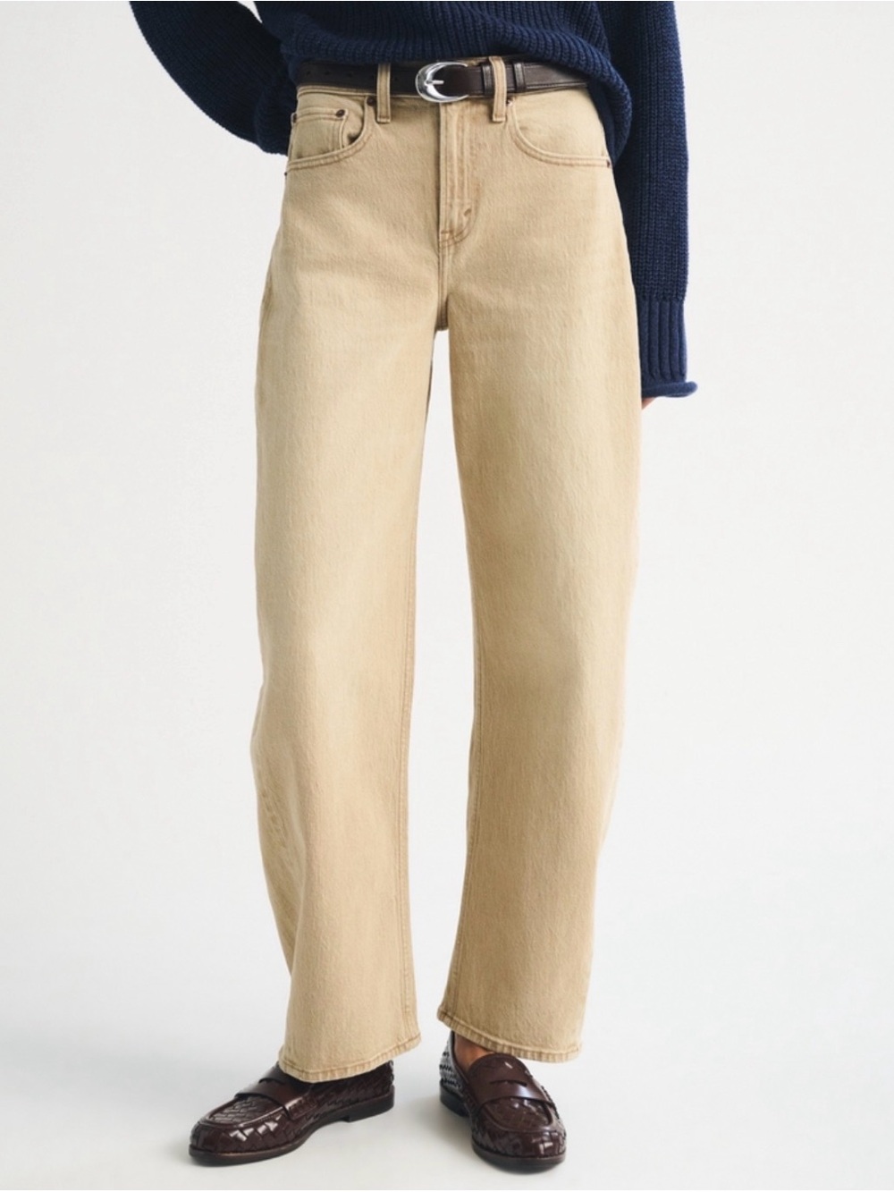 Abercrombie and Fitch High Rise Barrel Leg Jeans in Toffee Brown 33 SHORT